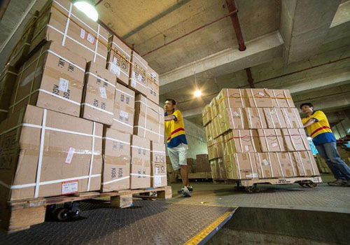 香港倉儲裝卸貨物進口到深圳