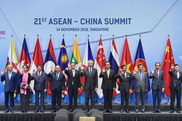 中國與東盟各國洽談經貿合作