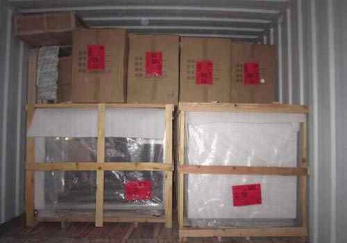 中國到泰國貨代安排貨物裝車
